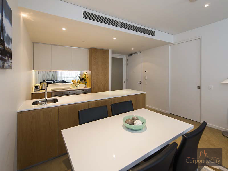 Queen Riverside Apartment