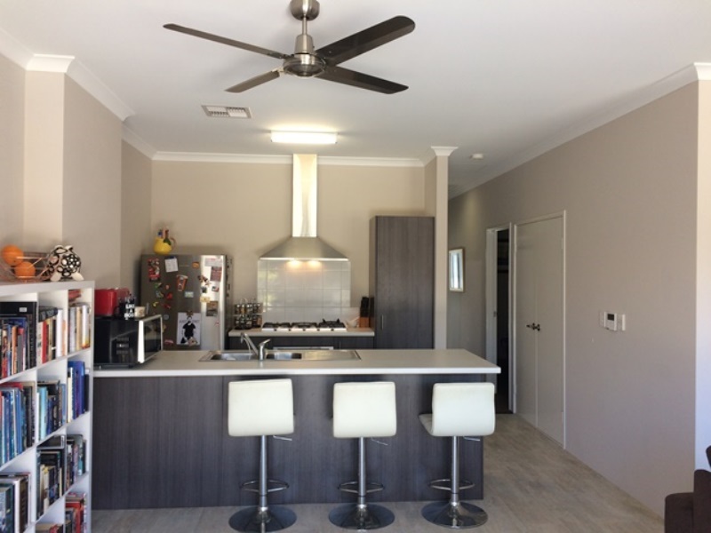 Great Home Located in Catalina Estate!