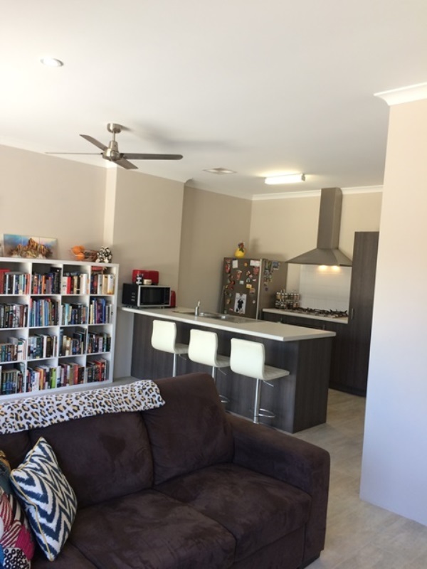 Great Home Located in Catalina Estate!