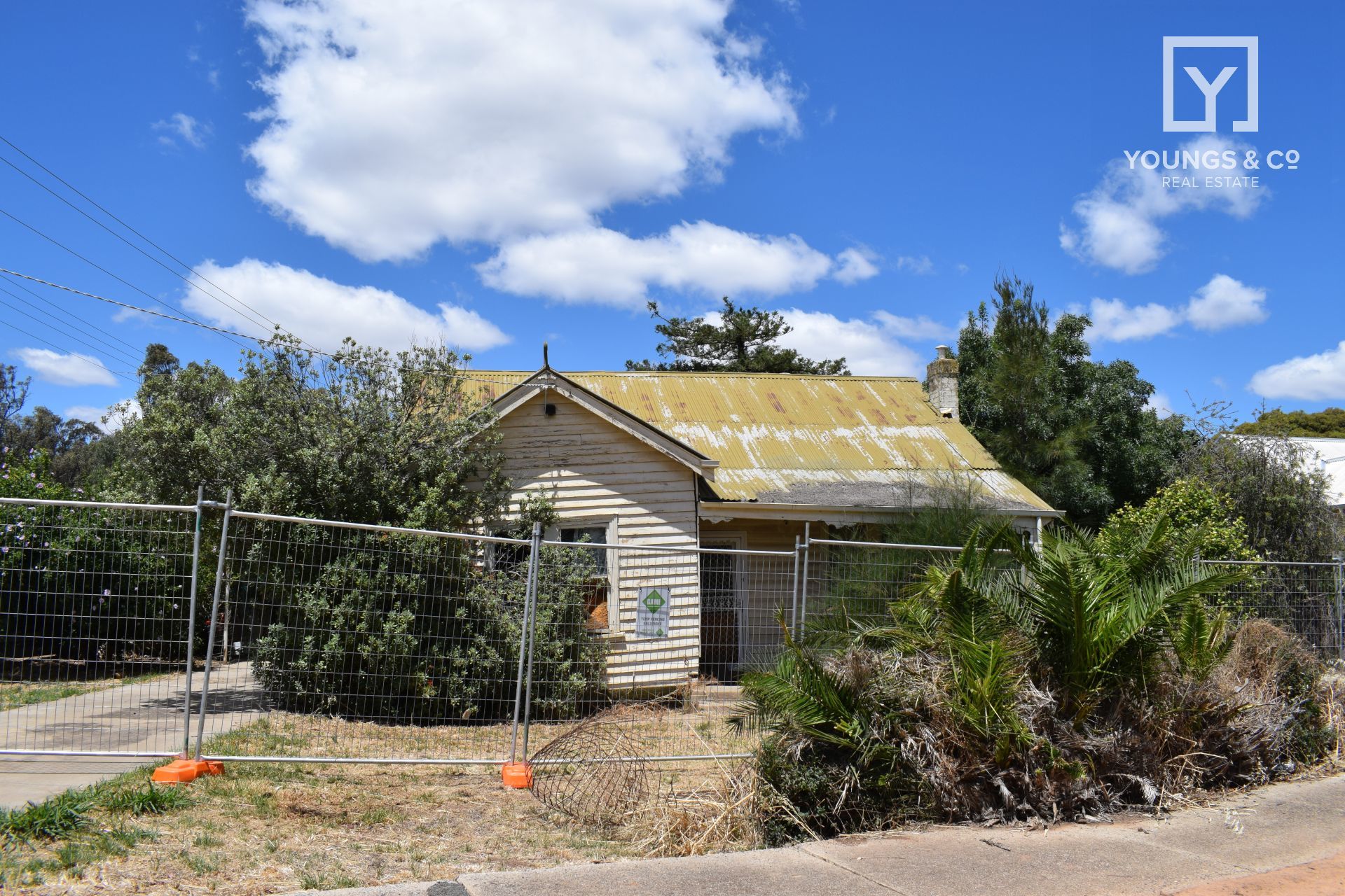 Youngs & Co CORNER BUILDING BLOCK WITH OLD HOUSE