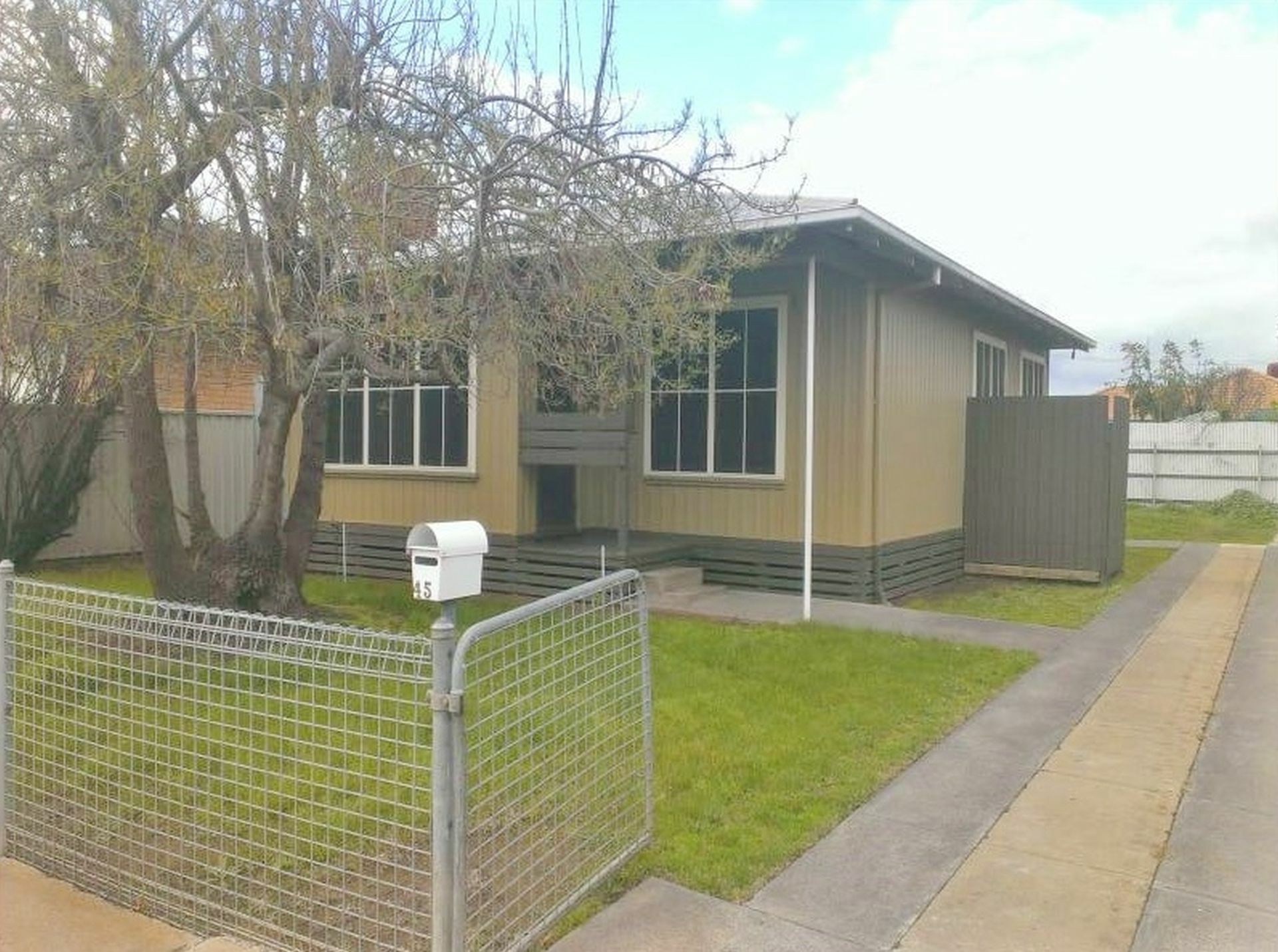 Youngs & Co 4 BEDROOM SOUTH SHEPPARTON
