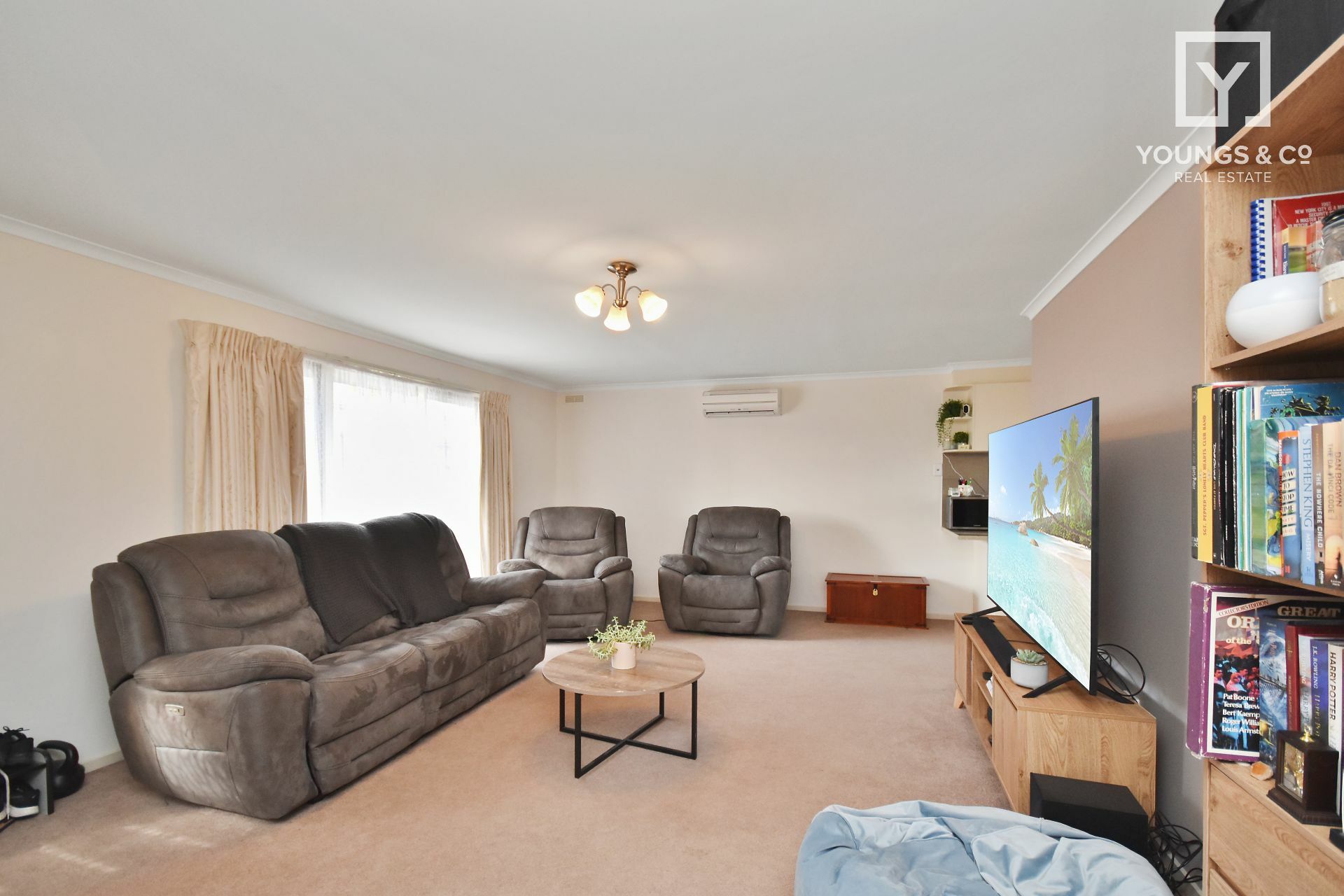 Youngs & Co Central Shepparton 2 Bedroom Unit Recently Refurbished